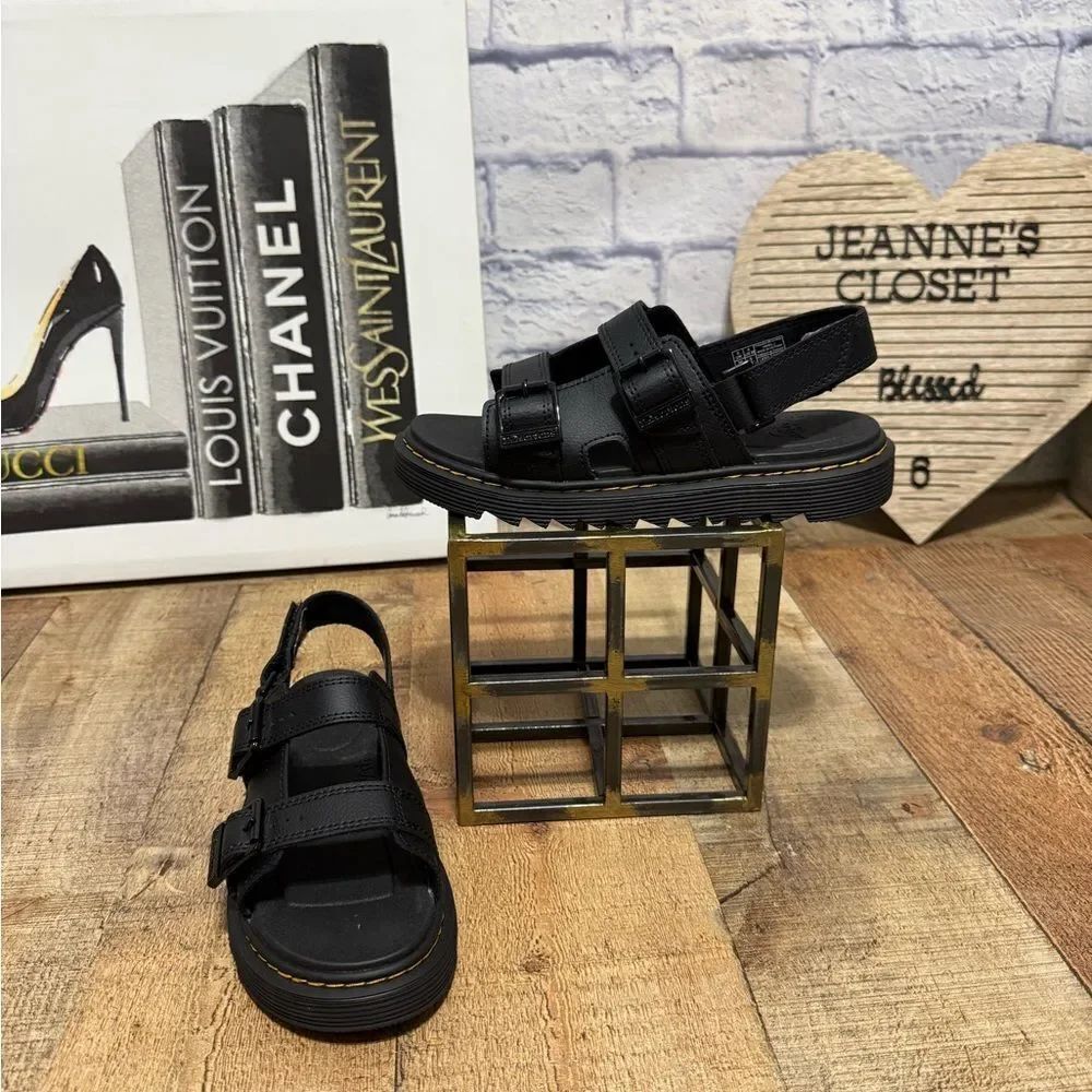 Dr. Martens
Unisex Varel Slingback Sandals